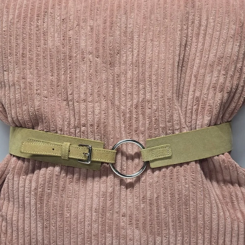 Banana Republic Vintage Women's Genuine Beige Suede Ring Buckle Wide Boho Belt M